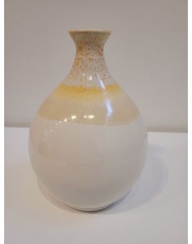 Yellow Vase  – 13 MIN